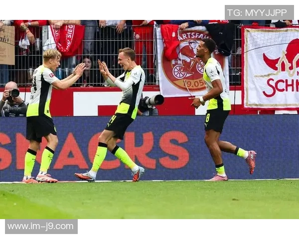 德甲精彩回顾:多特顺利取胜药厂意外失分斯图加特再创佳绩 德甲精彩回顾:多特顺利取胜药厂意外失分斯图加特再创佳绩