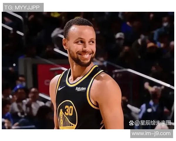 库里半场表现亮眼砍下15分5板4助助力球队取得领先